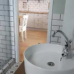 Apartment A Zoldbiciklis Haz *